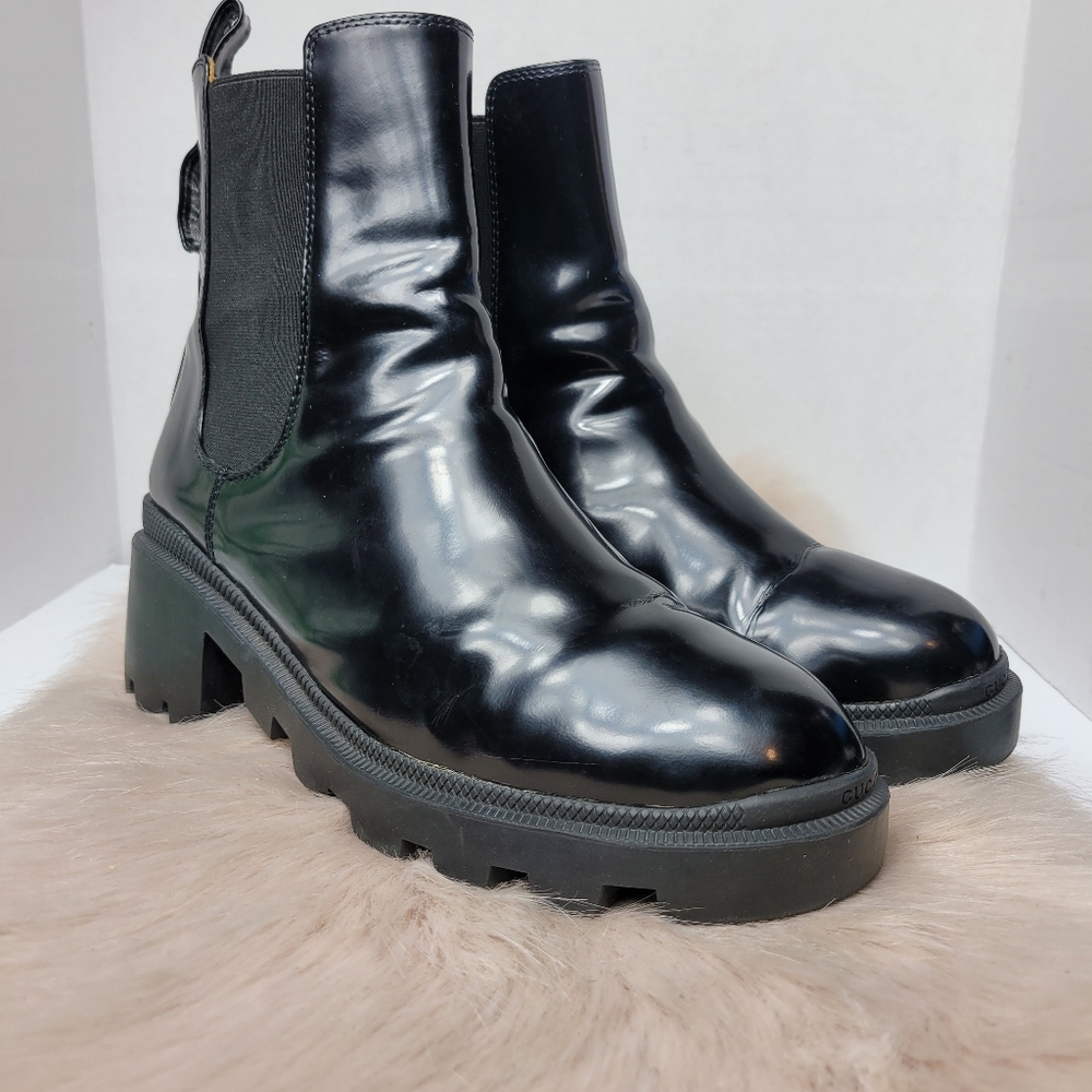 GucciWomen's Black Leather Ankle Boot With Belt Size 7.5